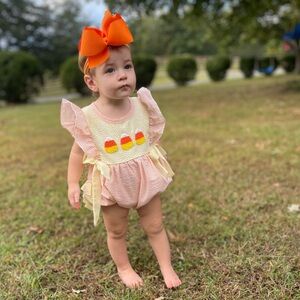 VGUC Seersucker Color Block Ruffle Sleeve Chenille Candycorn Bubble